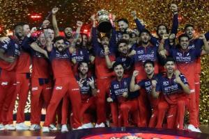 RCB ਨੇ ਫਾਈਨਲ ਵਿੱਚ Gujarat Titans ਨੂੰ ਹਰਾ ਕੇ ਲਗਾਤਾਰ ਦੂਜੀ ਵਾਰ IPL ਖਿਤਾਬ ਜਿੱਤਿਆ।