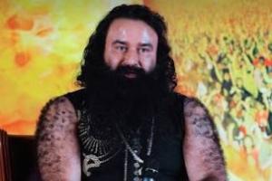 ਸੌਦਾ ਸਾਧ ਆਪਣੀ 30 ਦਿਨਾਂ ਦੀ ਪੈਰੋਲ ਦੀ ਮਿਆਦ ਖ਼ਤਮ ਹੋਣ ਤੋਂ ਬਾਅਦ ਇੱਕ ਵਾਰ ਫਿਰ ਤੋਂ ਰੋਹਤਕ ਦੀ ਸੁਨਾਰੀਆ ਜੇਲ੍ਹ ਵਿੱਚ ਵਾਪਸ ਆ ਗਿਆ