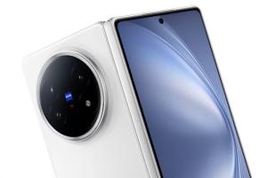ਵੀਵੋ ਦੇ ਆਉਣ ਵਾਲੇ ਫੋਲਡੇਬਲ ਸਮਾਰਟਫ਼ੋਨ Vivo X Fold 6 ਨੂੰ ਲੈ ਕੇ ਟੈੱਕ ਬਾਜ਼ਾਰ ਵਿੱਚ ਕਾਫ਼ੀ ਚਰਚਾ