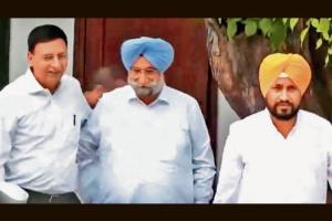 ਚਰਨਜੀਤ ਸਿੰਘ ਚੰਨੀ ਤੇ ਉਨ੍ਹਾਂ ਦੇ ਧੜੇ ਨੇ ਪਾਰਟੀ ਦੇ ਜਨਰਲ ਸਕੱਤਰ ਕੇਸੀ ਵੇਣੂਗੋਪਾਲ ਨਾਲ ਤਿੰਨ ਘੰਟਿਆਂ ਤੋਂ ਵੱਧ ਸਮੇਂ ਲਈ ਮੁਲਾਕਾਤ ਕੀਤੀ